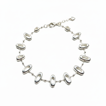 Oval-Link Bracelet with white background
